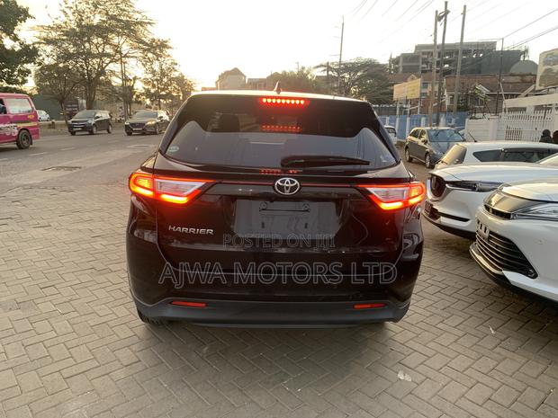 Toyota Harrier 2.0 2018 Black