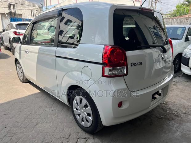 Toyota Porte 1.5 FWD 2019 White