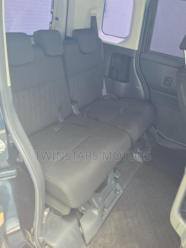 Toyota Tank 1.0 FWD 2019 Black