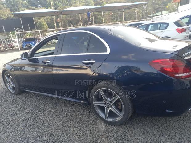 Mercedes-Benz C200 2018 Blue
