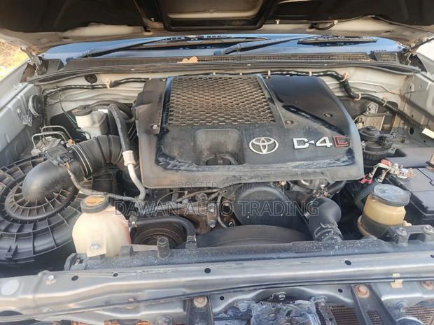 Toyota Hilux 3.0 D-4D 4x4 2015 Silver