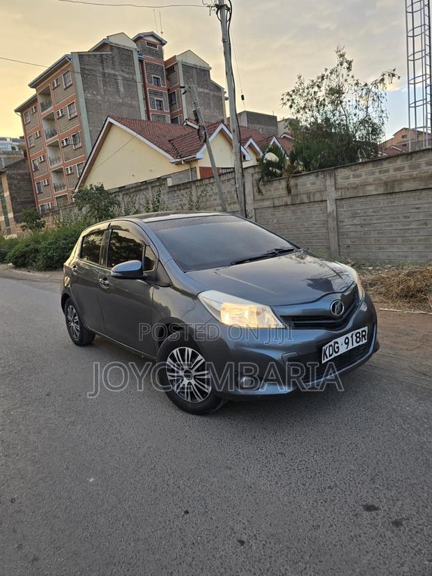 Toyota Vitz 2016 Gray