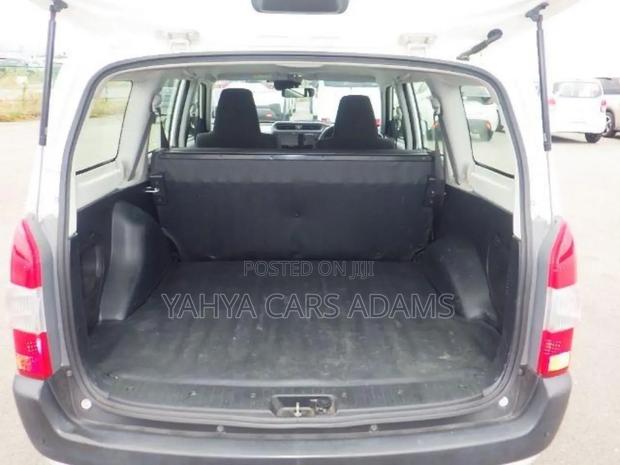 Toyota Probox 1.3 DX 2WD 2018 Silver