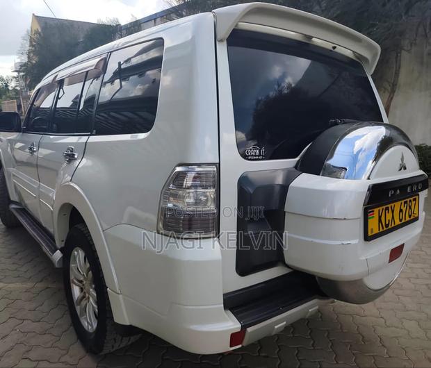 Mitsubishi Pajero 2012 White