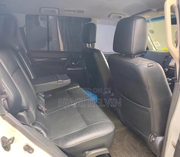 Mitsubishi Pajero 2012 White