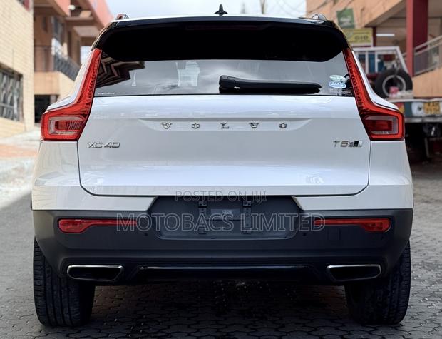 Volvo XC40 T5 Petrol AWD 2019 Pearl