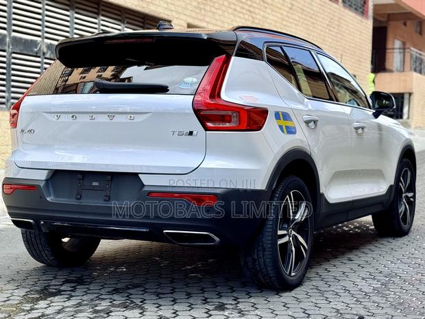 Volvo XC40 T5 Petrol AWD 2019 Pearl