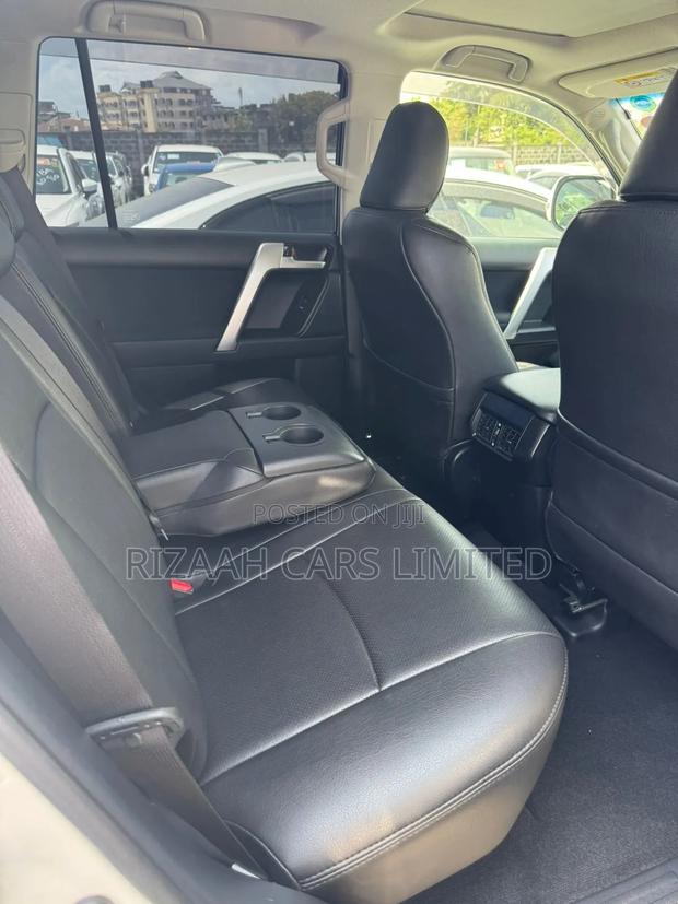Toyota Land Cruiser Prado 2.7 2018 White