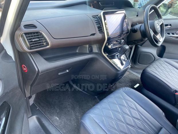 Nissan Serena 2019 White