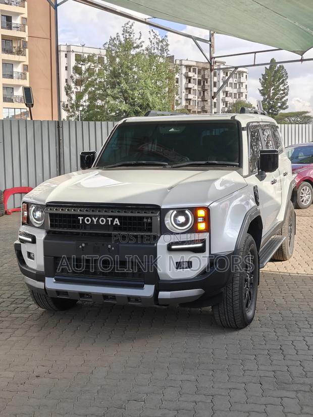Toyota Land Cruiser Prado 2.7 2024 White