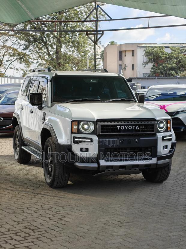 Toyota Land Cruiser Prado 2.7 2024 White