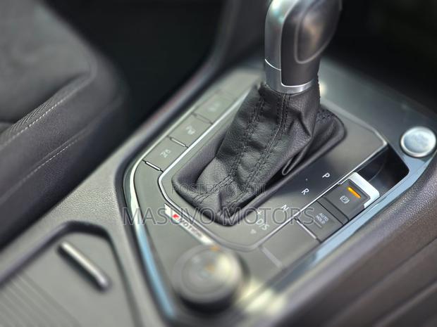 Volkswagen Tiguan 2018 Gray