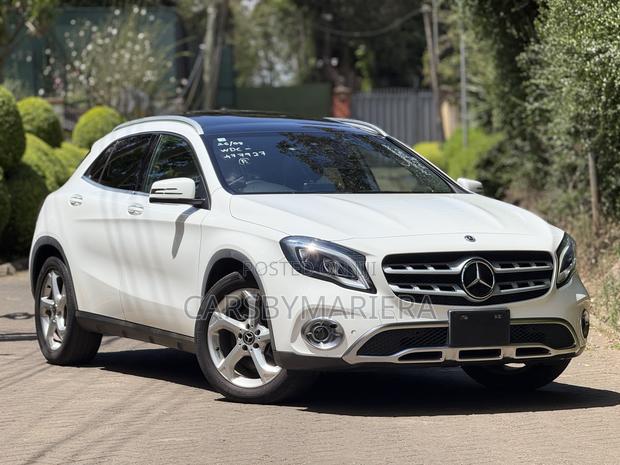 Mercedes-Benz GLA-Class 2019 White