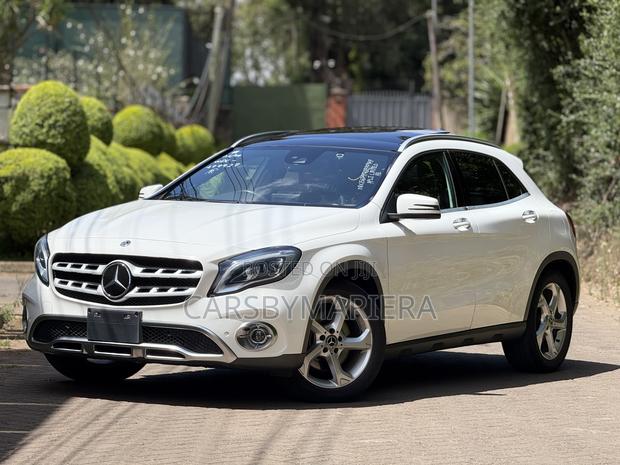 Mercedes-Benz GLA-Class 2019 White