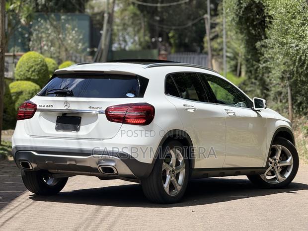 Mercedes-Benz GLA-Class 2019 White