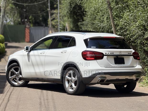Mercedes-Benz GLA-Class 2019 White