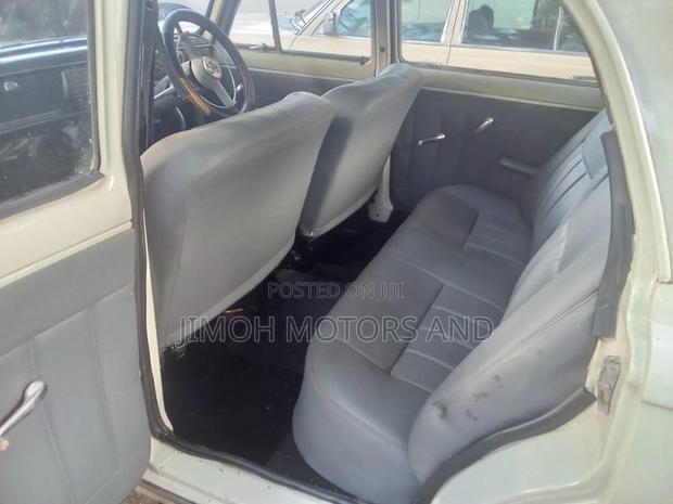 Peugeot 304 1970 Off white