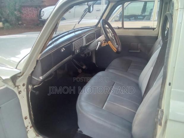 Peugeot 304 1970 Off white