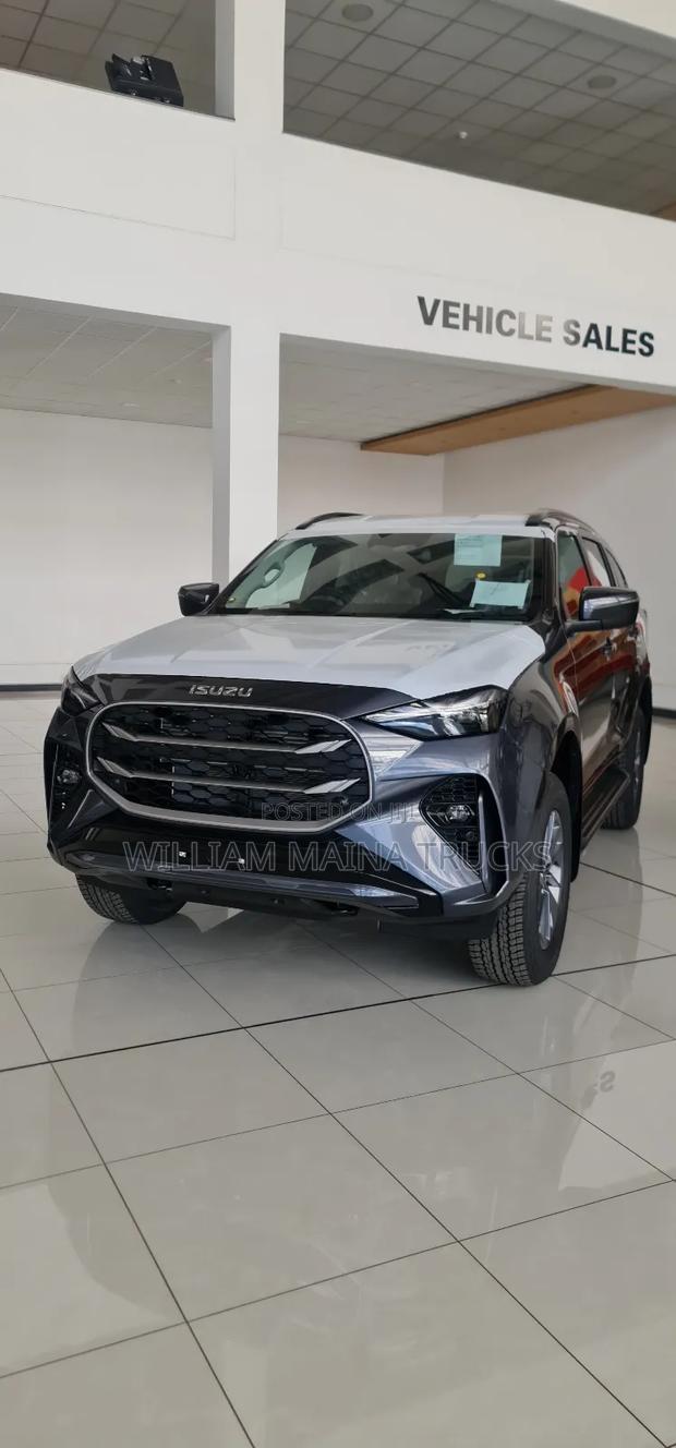 New Isuzu MU-X 2025 Gray