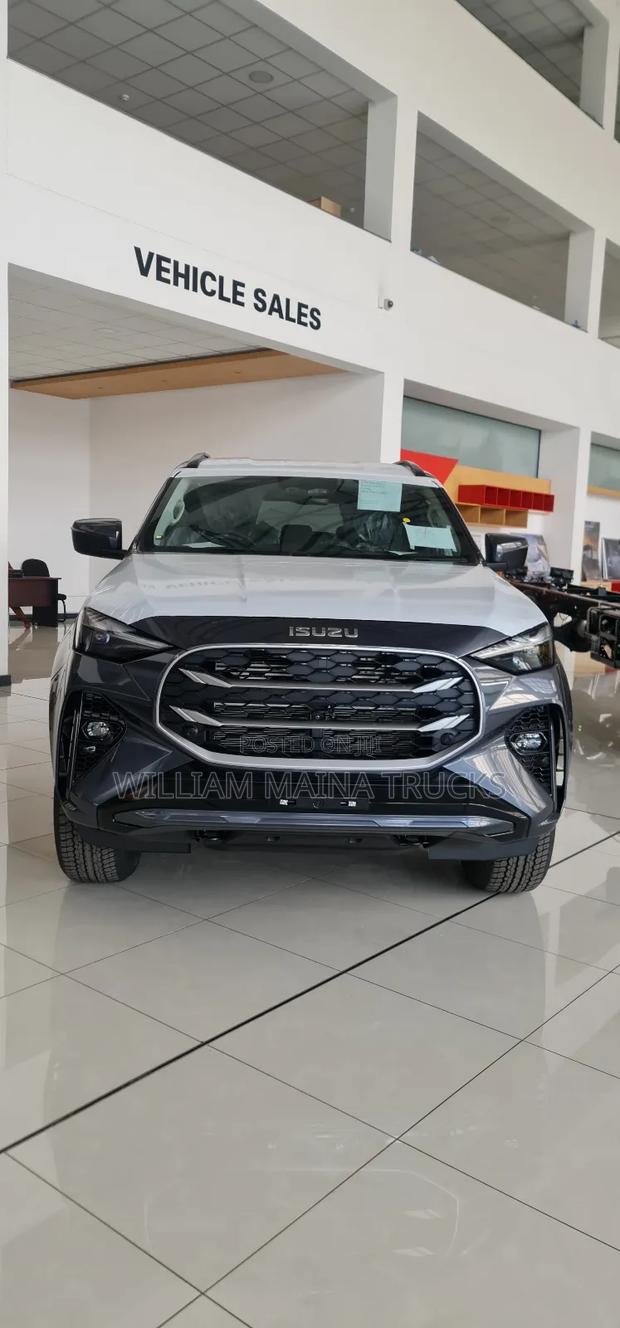 New Isuzu MU-X 2025 Gray
