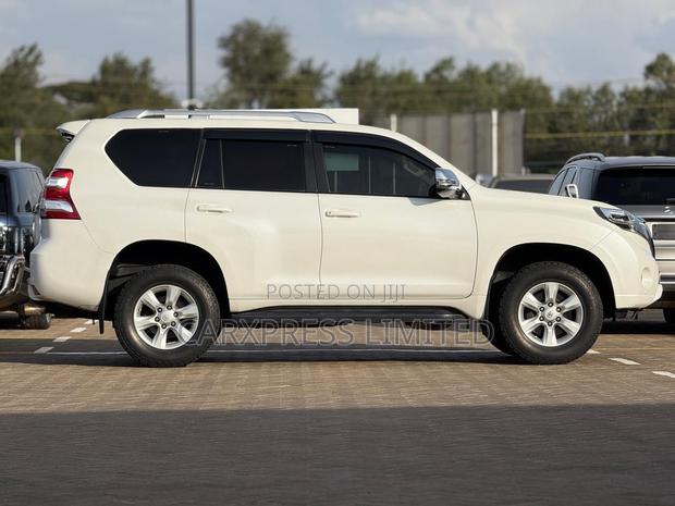 Toyota Land Cruiser Prado 2.7 i 2012 White