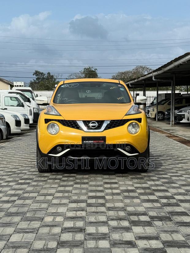 Nissan Juke 2018 Yellow