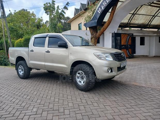Toyota Hilux 2014 Silver