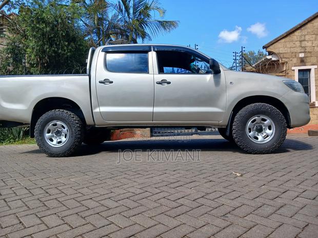 Toyota Hilux 2014 Silver