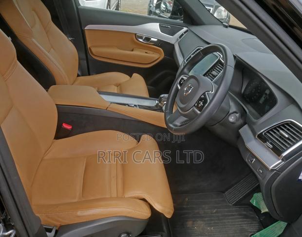 Volvo XC90 T5 Momentum AWD 2018 Black