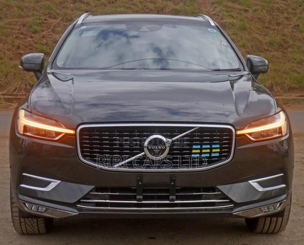 Volvo XC60 2019 Gray