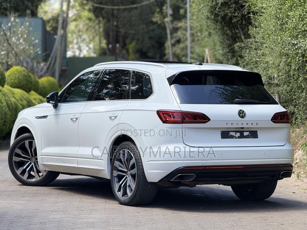 Volkswagen Touareg 2019 White