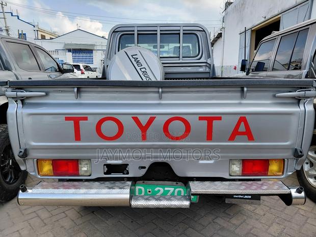 Toyota Land Cruiser 2021 Silver