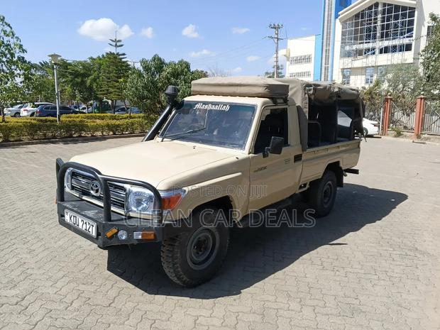 Toyota Land Cruiser 2017 Beige