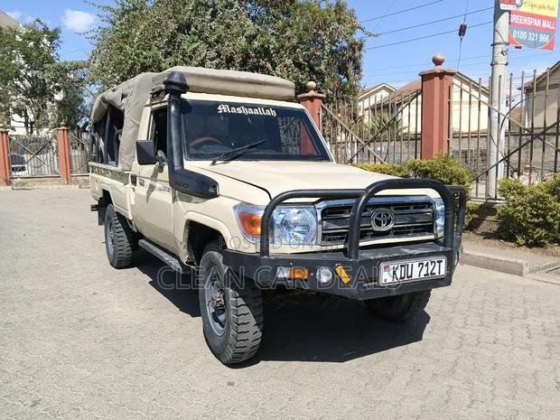 Toyota Land Cruiser 2017 Beige