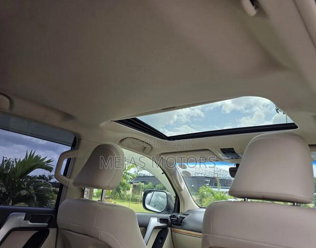 Toyota Land Cruiser Prado 2018 White