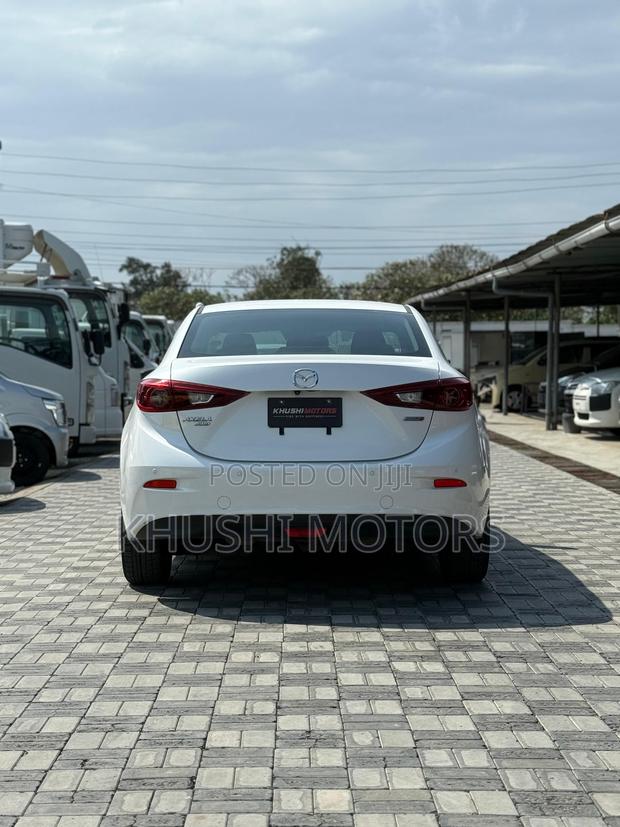 Mazda Axela 2018 White