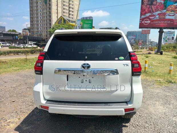 Toyota Land Cruiser Prado 2.8 2018 White