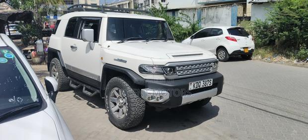 Toyota FJ Cruiser 2017 White