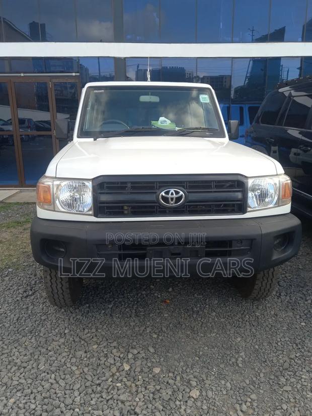 Toyota Land Cruiser 79 Series 2014 White
