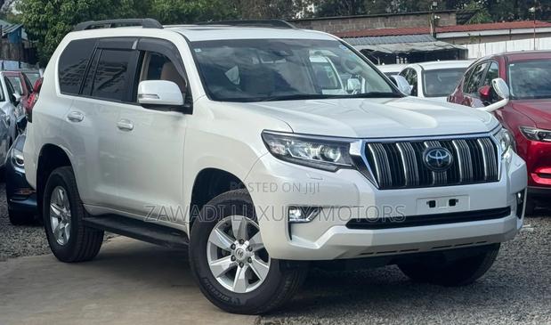 Toyota Land Cruiser Prado 2.8 2019 White