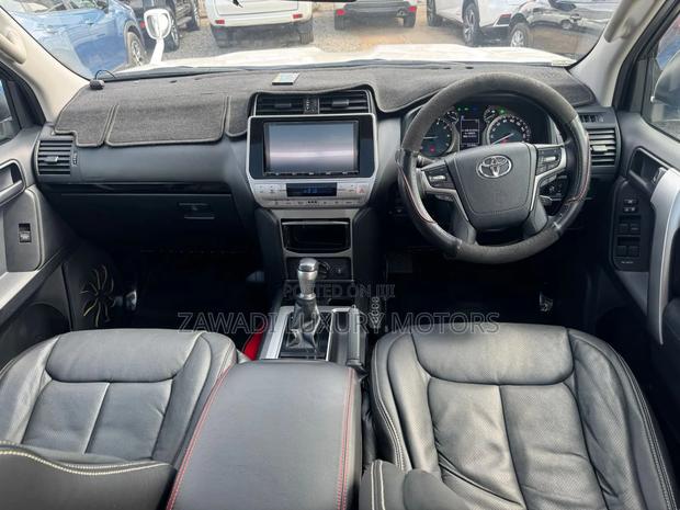 Toyota Land Cruiser Prado 2.8 2019 White