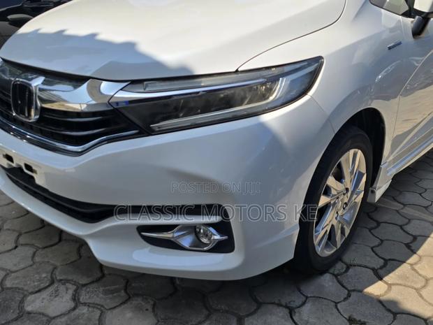 Honda Fit Shuttle 1.5 Hybrid 2WD 2019 Black