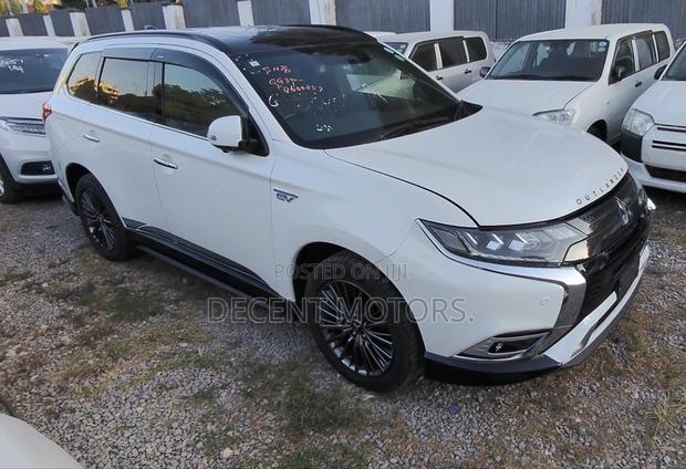 Mitsubishi Outlander 2.4 PHEV AWD 2019 White
