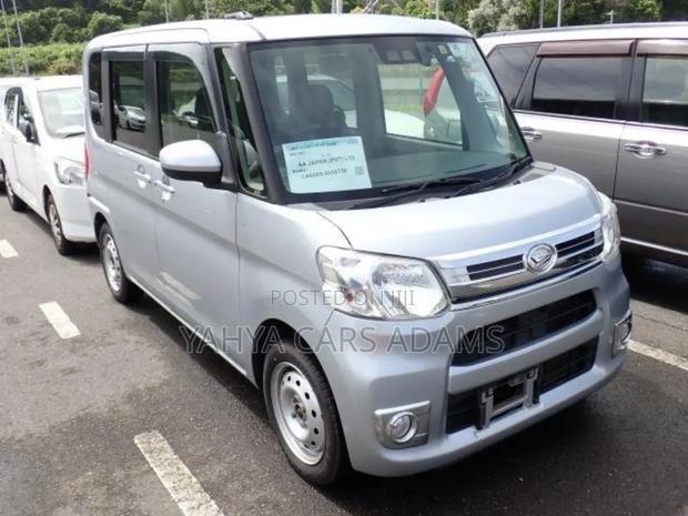 Daihatsu Tanto 2018 Silver