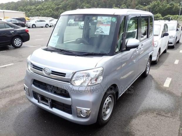 Daihatsu Tanto 2018 Silver
