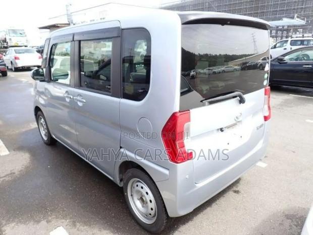 Daihatsu Tanto 2018 Silver