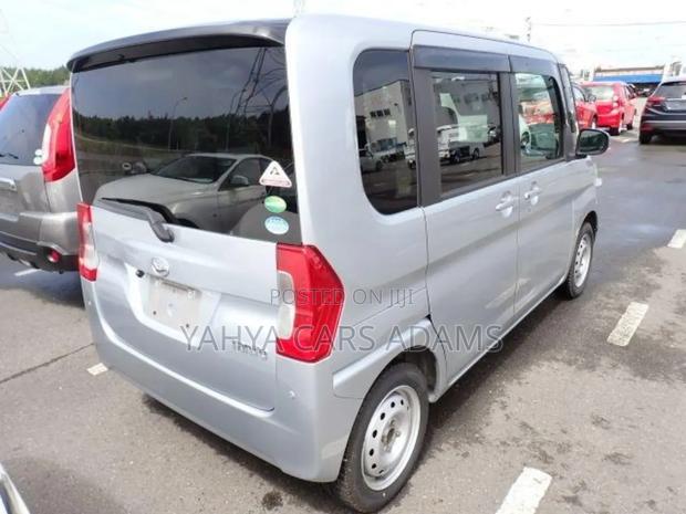 Daihatsu Tanto 2018 Silver