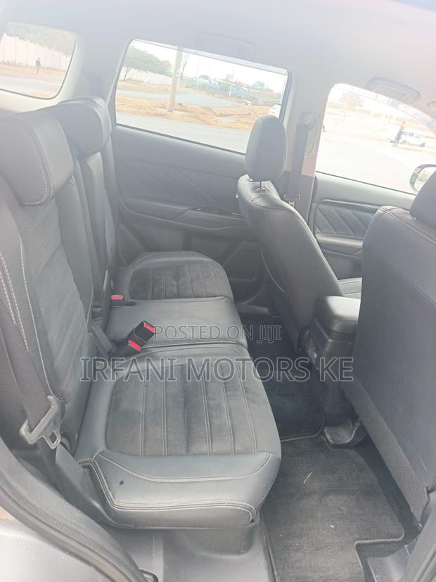 Mitsubishi Outlander 2.0 PHEV AWD 2016 Gray