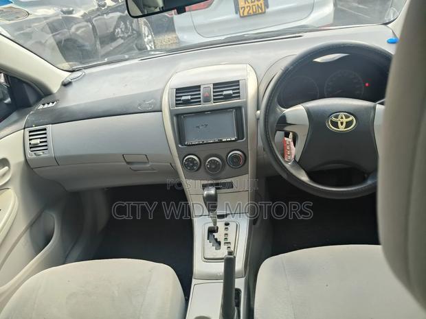 Toyota Axio 2010 Silver