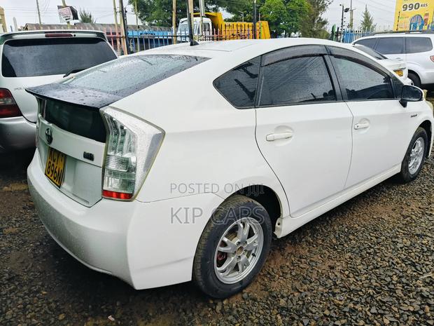 Toyota Prius 2011 White